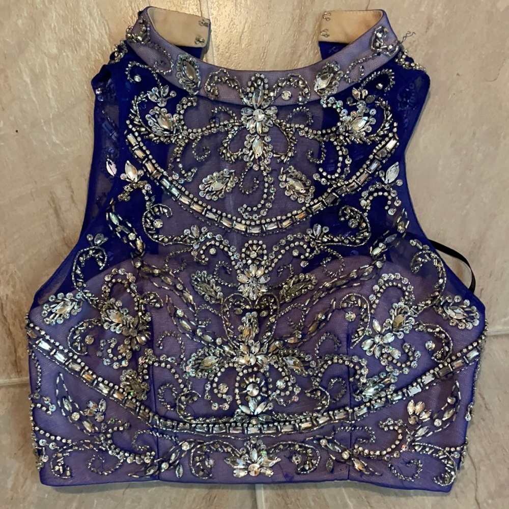 Bedded blue crop top size 6.